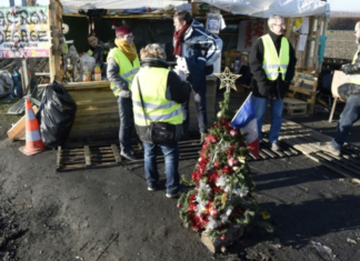 « Gilets jaunes »: le gouvernement appelle à ne pas manifester samedi
