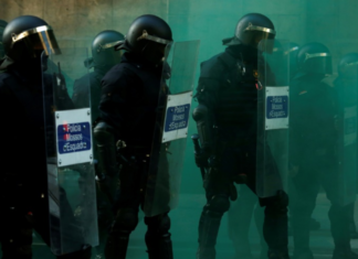 Scènes de tension à Barcelone pour un conseil des ministres sous haute protection