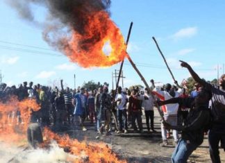 Zimbabwe : manifestations contre la hausse des prix du pétrole