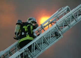 Deux morts dans un important incendie à Courchevel