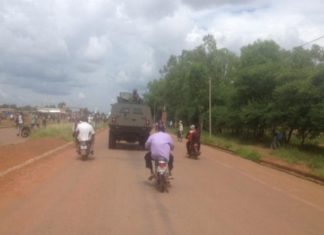 L’attaque d’un convoi de civils fait au moins 37 morts dans l’est du Burkina