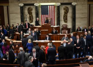 Mis en accusation pour abus de pouvoir et obstruction, Donald Trump va être jugé