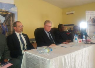 Ratoma/cohésion culturelle : le diplomate des USA rencontre les jeunes Ambassadeurs de la paix